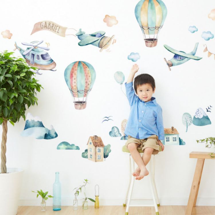 Imagine Tapet autoadeziv pentru perete cu vioane și baloane cu nume