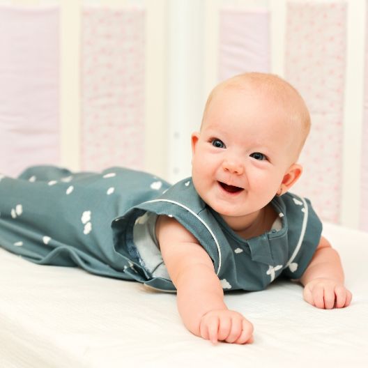 Imagine Sac de dormit Swaddle First Sleep Cloudy Dreams, faza 2, pentru bebelusi 3-6 luni, tog 0.5